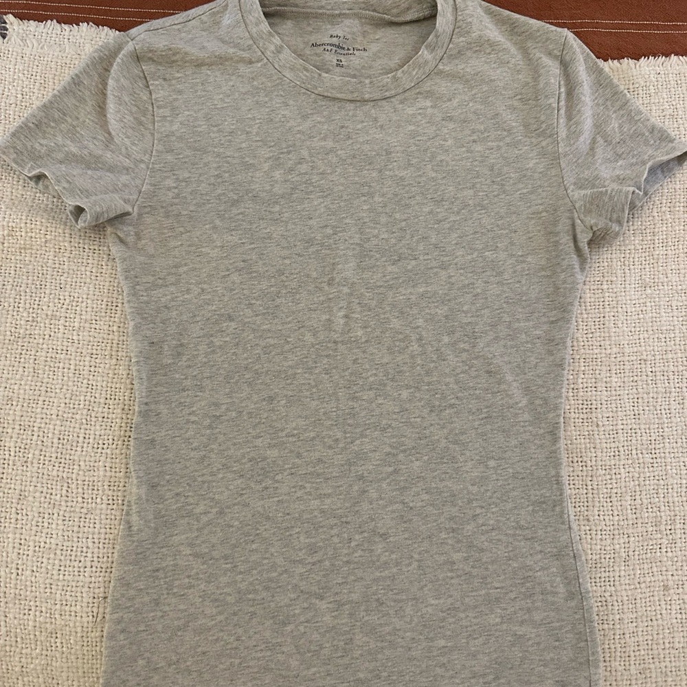 Abercrombie & Fitch Heather Gray Short Sleeve Tee
